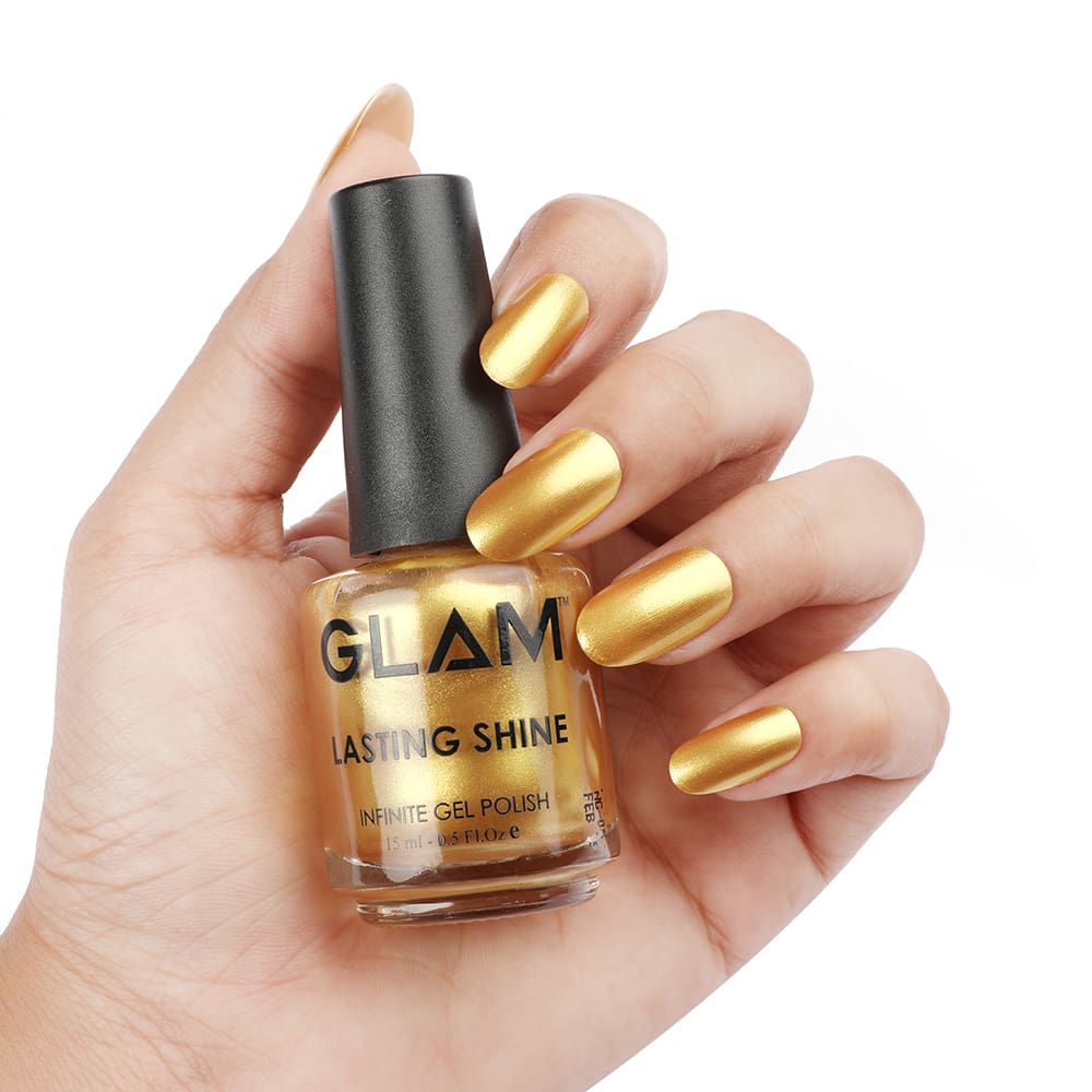 Golden Hour Nails Are the Best Way to Let Your Mani Shine This Summer |  Glamour